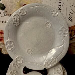 Vivi Anthropologie Dinner 2 & Salad 2 Plates White Floral Stoneware Portugal